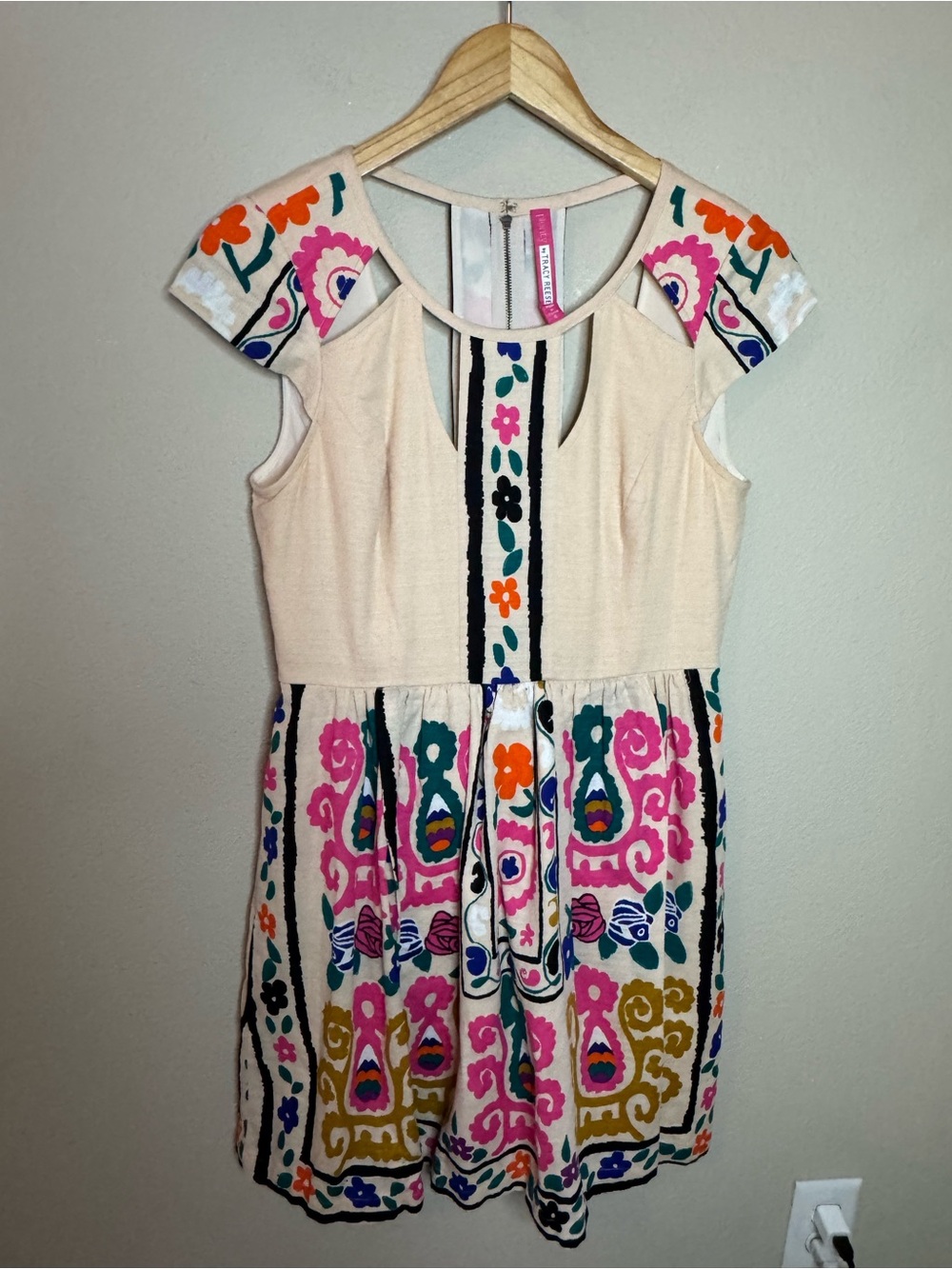 Embroidered Cream Floral Keyhole Dress